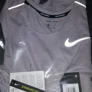 Nike Dry Fit Tank (Size XL). 🏋️‍♂️